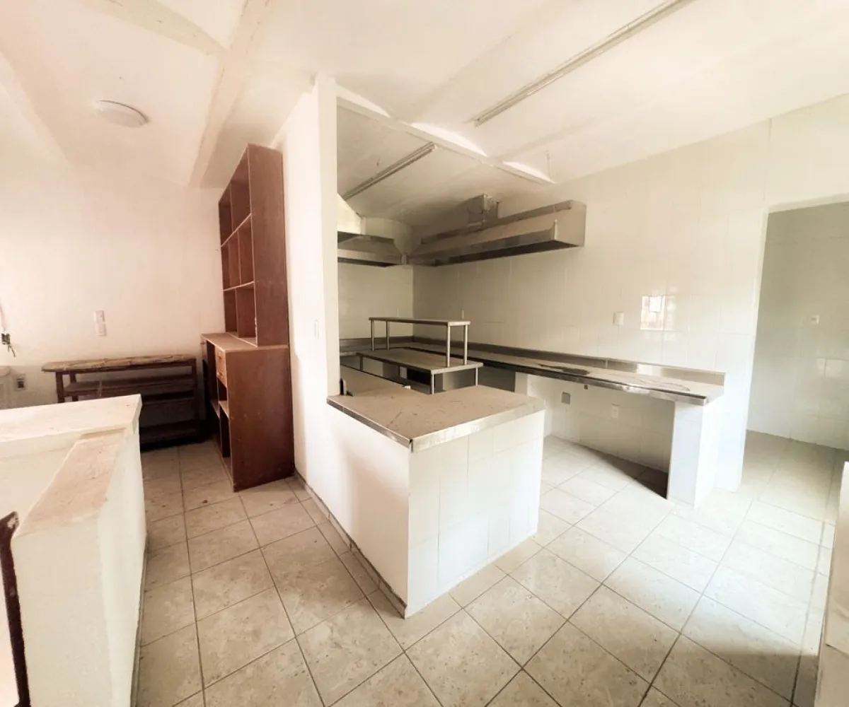 Local En Venta,Raquet Club,Carretera Jocotepec-chapala 501, Jocotepec, Jalisco 45820,2 Baños,Carretera Jocotepec-chapala,1,plI1f1N