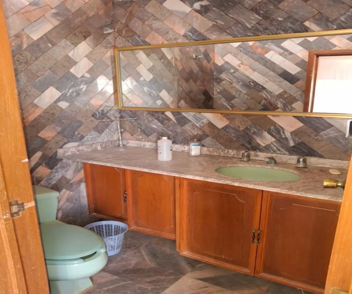 Casa En Venta,Cerro del Tesoro,Vista a La Lejanía 5756, San Pedro Tlaquepaque, Jalisco 45608, 7 Habitaciones,6 Baños,Vista a La Lejanía,3,pSHpjbq