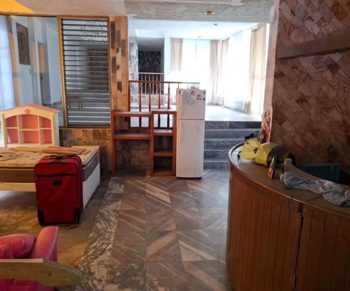 Casa En Venta,Cerro del Tesoro,Vista a La Lejanía 5756, San Pedro Tlaquepaque, Jalisco 45608, 7 Habitaciones,6 Baños,Vista a La Lejanía,3,pSHpjbq