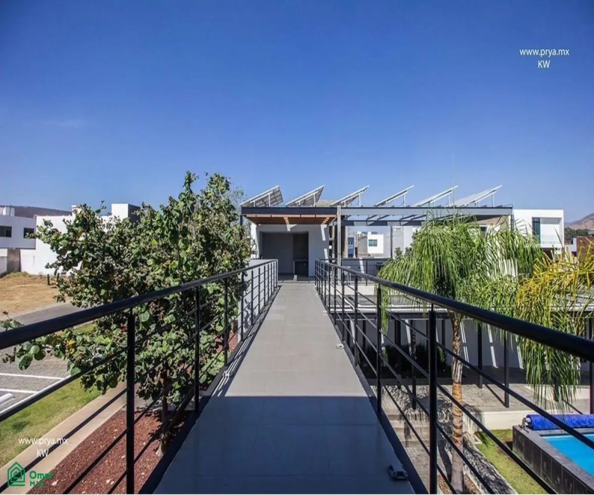 Casa En Venta,Fraccionamiento El Alcázar (Casa Fuerte),Fracc. Casa fuerte, coto baluarte 193, Tlajomulco de Zuniga, Jalisco 45646, 4 Habitaciones,3 Baños,Fracc. Casa fuerte, coto baluarte,MX24647370