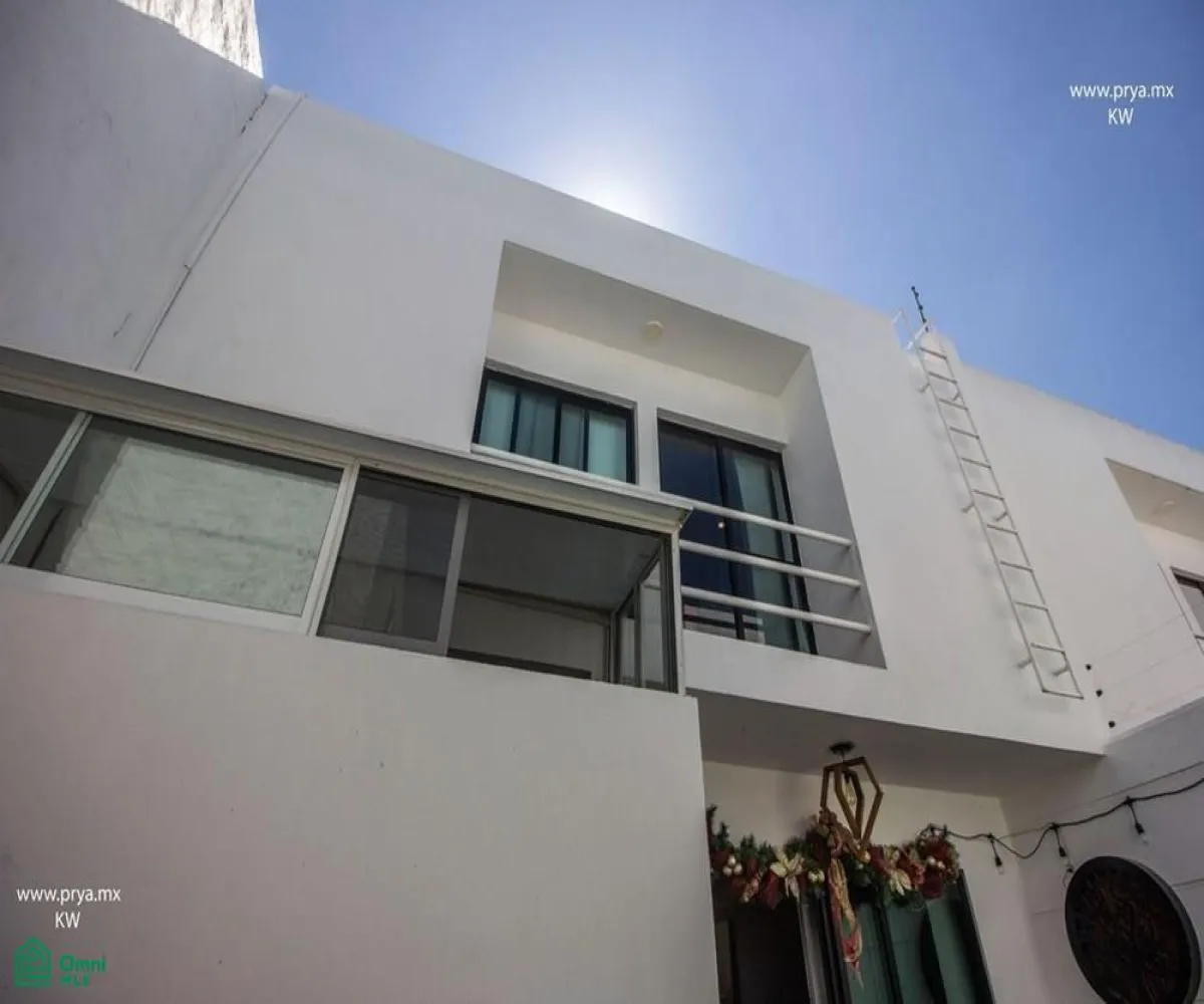 Casa En Venta,Fraccionamiento El Alcázar (Casa Fuerte),Fracc. Casa fuerte, coto baluarte 193, Tlajomulco de Zuniga, Jalisco 45646, 4 Habitaciones,3 Baños,Fracc. Casa fuerte, coto baluarte,MX24647370