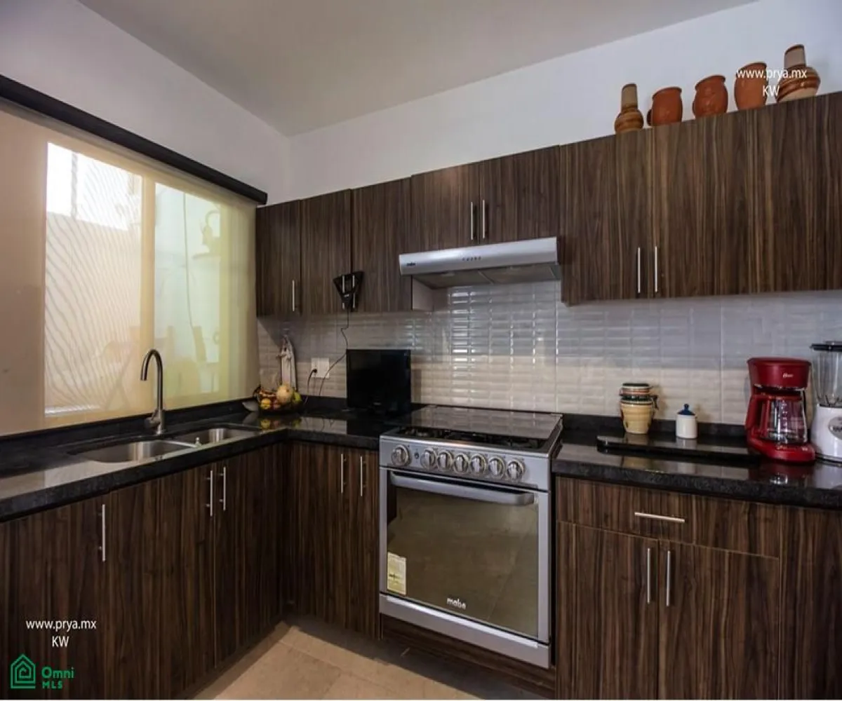 Casa En Venta,Fraccionamiento El Alcázar (Casa Fuerte),Fracc. Casa fuerte, coto baluarte 193, Tlajomulco de Zuniga, Jalisco 45646, 4 Habitaciones,3 Baños,Fracc. Casa fuerte, coto baluarte,MX24647370