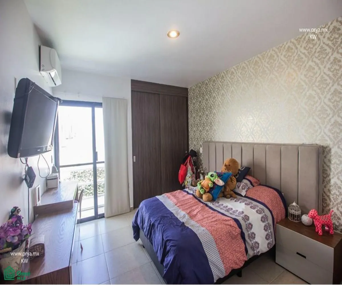 Casa En Venta,Fraccionamiento El Alcázar (Casa Fuerte),Fracc. Casa fuerte, coto baluarte 193, Tlajomulco de Zuniga, Jalisco 45646, 4 Habitaciones,3 Baños,Fracc. Casa fuerte, coto baluarte,MX24647370