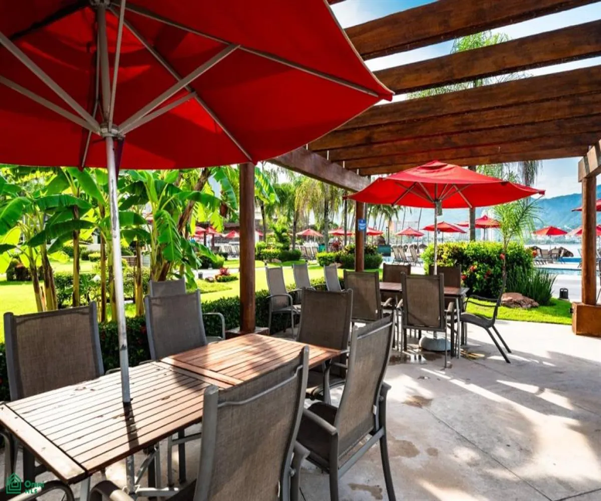 Departamento En Venta,Zona Hotelera Norte,Avenida Francisco Medina Ascencio 2477, Puerto Vallarta, Jalisco 48333, 2 Habitaciones,2 Baños,Avenida Francisco Medina Ascencio,MX24684394