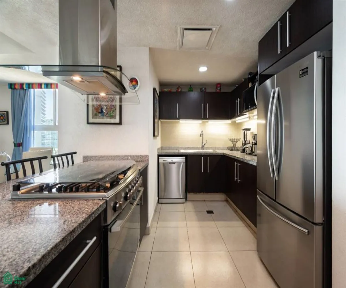 Departamento En Venta,Zona Hotelera Norte,Avenida Francisco Medina Ascencio 2477, Puerto Vallarta, Jalisco 48333, 2 Habitaciones,2 Baños,Avenida Francisco Medina Ascencio,MX24684394