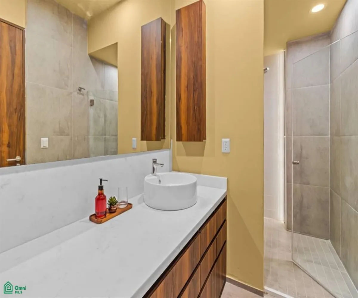 Departamento En Venta,Villa las Flores,INDUSTRIAS 154, Puerto Vallarta, Jalisco 48335, 3 Habitaciones,2 Baños,INDUSTRIAS,3,MX24686213