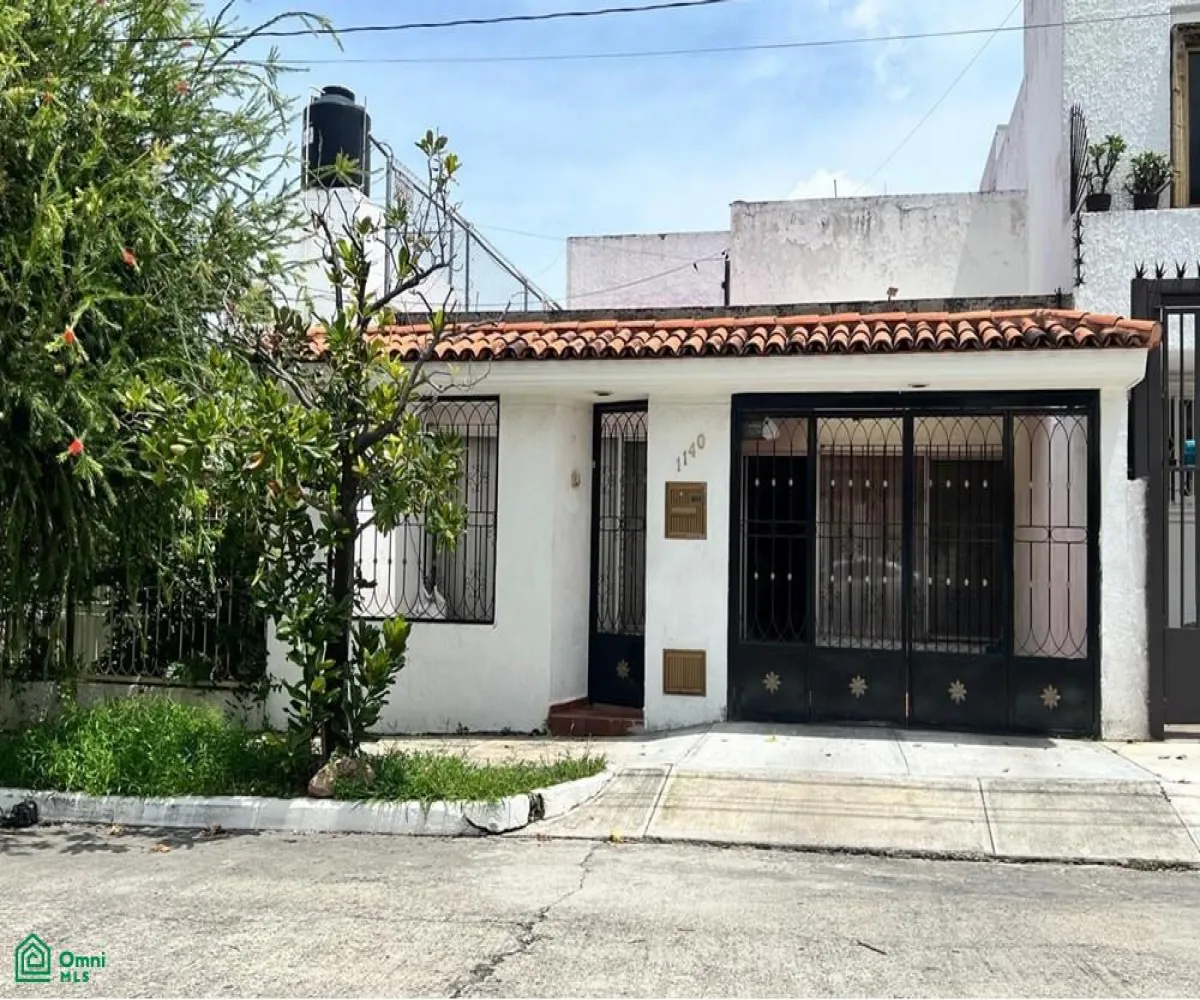 Casa En Venta,Lomas De Providencia,Cremona 1140, Guadalajara, Jalisco 44647, 3 Habitaciones,2 Baños,Cremona,2,MX24694552