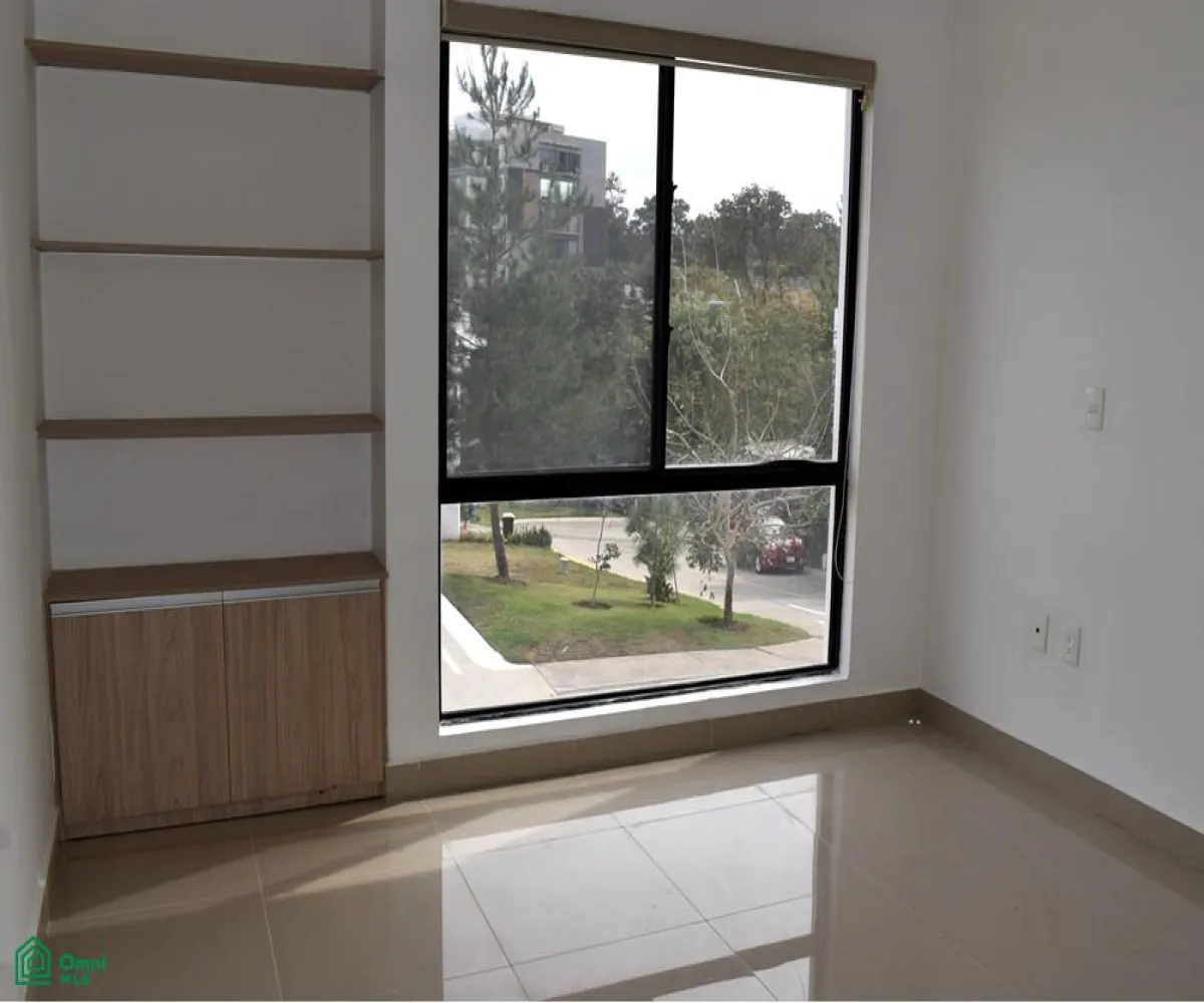 Casa En Venta,Fraccionamiento Valle Imperial,Calle Rinconada de la Orquidea 4510 4510, Zapopan, Jalisco 45134, 3 Habitaciones,3 Baños,Calle Rinconada de la Orquidea 4510,2,MX24695209