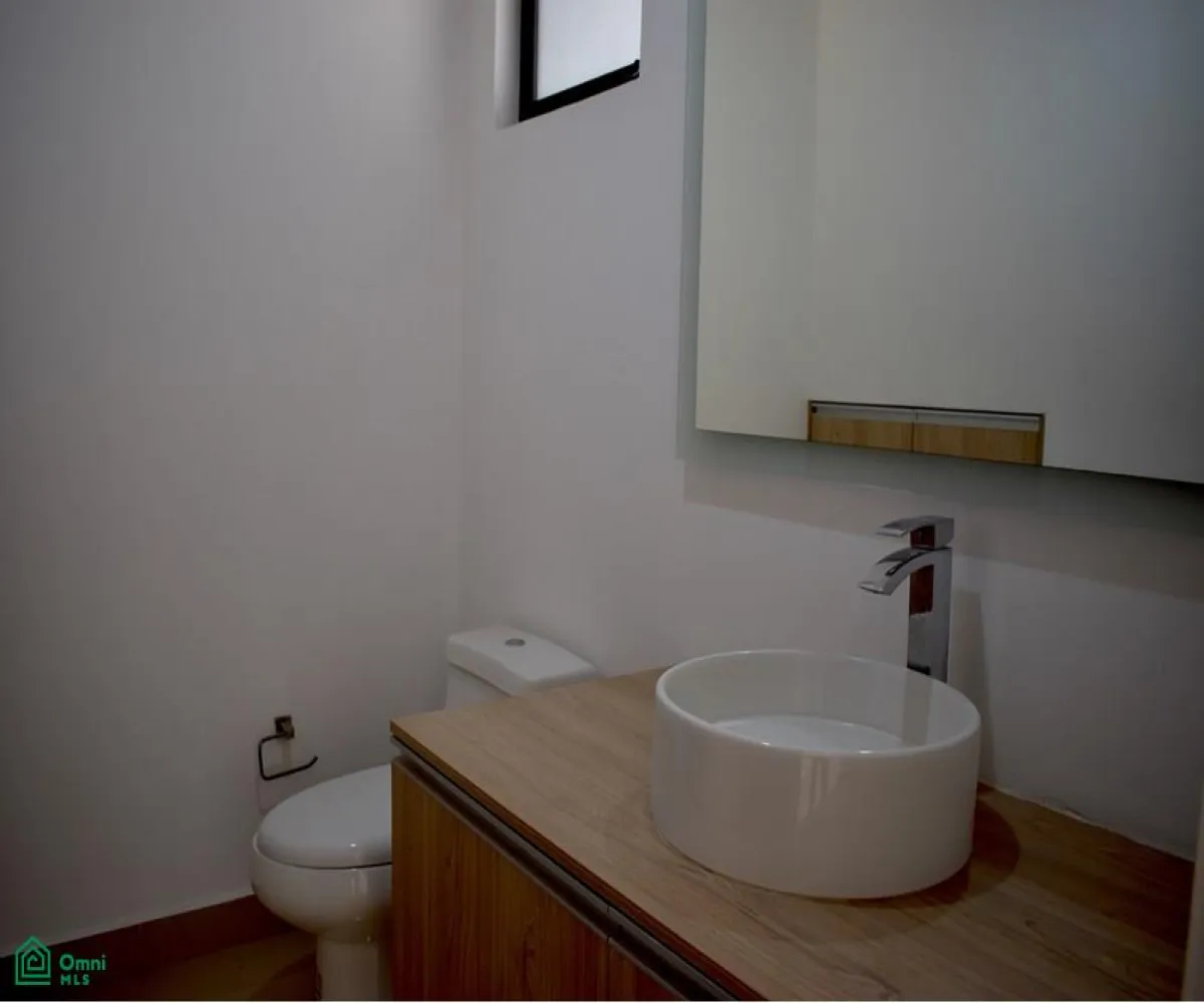 Casa En Venta,Fraccionamiento Valle Imperial,Calle Rinconada de la Orquidea 4510 4510, Zapopan, Jalisco 45134, 3 Habitaciones,3 Baños,Calle Rinconada de la Orquidea 4510,2,MX24695209