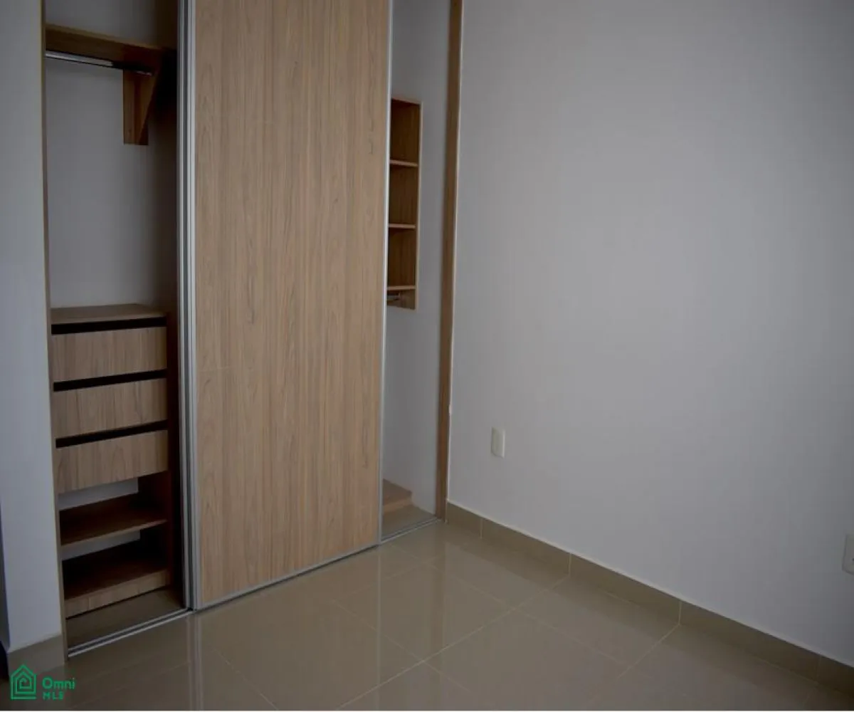 Casa En Venta,Fraccionamiento Valle Imperial,Calle Rinconada de la Orquidea 4510 4510, Zapopan, Jalisco 45134, 3 Habitaciones,3 Baños,Calle Rinconada de la Orquidea 4510,2,MX24695209