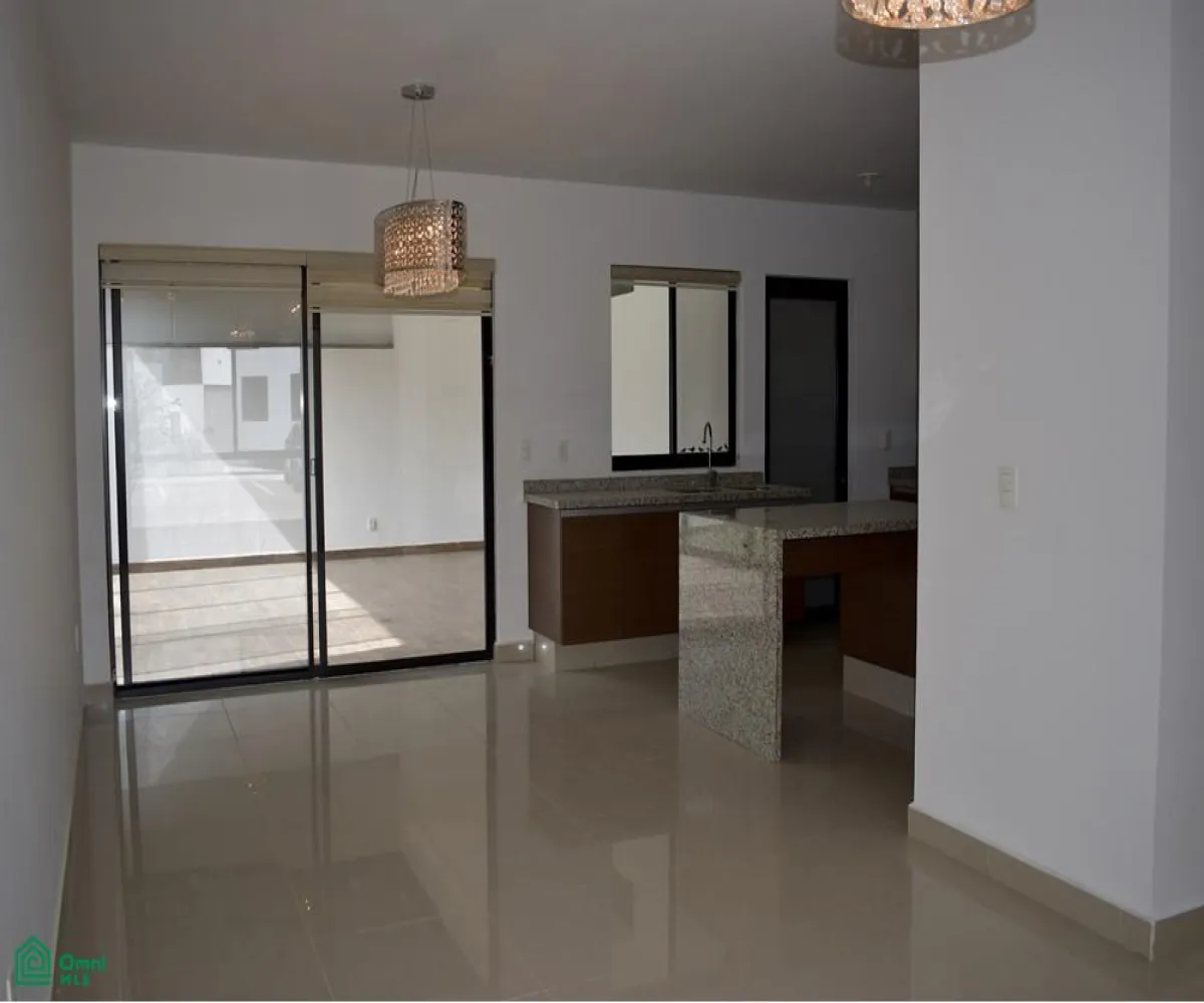 Casa En Venta,Fraccionamiento Valle Imperial,Calle Rinconada de la Orquidea 4510 4510, Zapopan, Jalisco 45134, 3 Habitaciones,3 Baños,Calle Rinconada de la Orquidea 4510,2,MX24695209