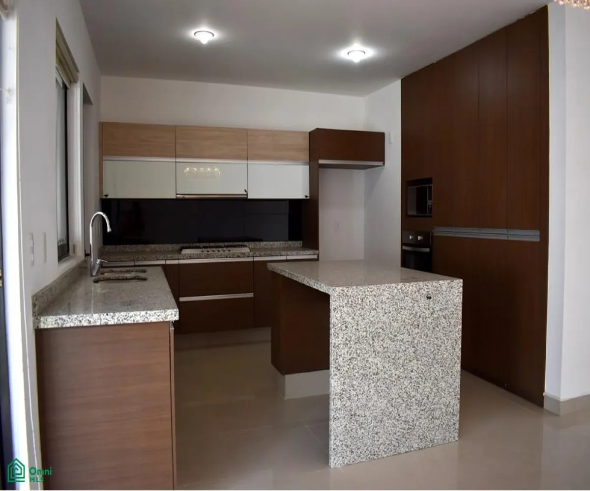 Casa En Venta,Fraccionamiento Valle Imperial,Calle Rinconada de la Orquidea 4510 4510, Zapopan, Jalisco 45134, 3 Habitaciones,3 Baños,Calle Rinconada de la Orquidea 4510,2,MX24695209