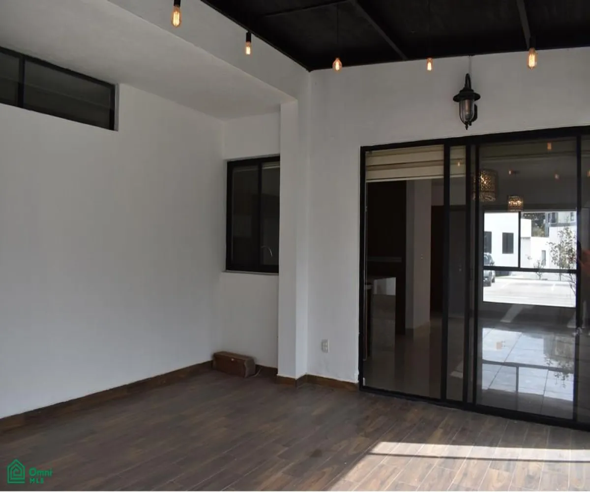 Casa En Venta,Fraccionamiento Valle Imperial,Calle Rinconada de la Orquidea 4510 4510, Zapopan, Jalisco 45134, 3 Habitaciones,3 Baños,Calle Rinconada de la Orquidea 4510,2,MX24695209