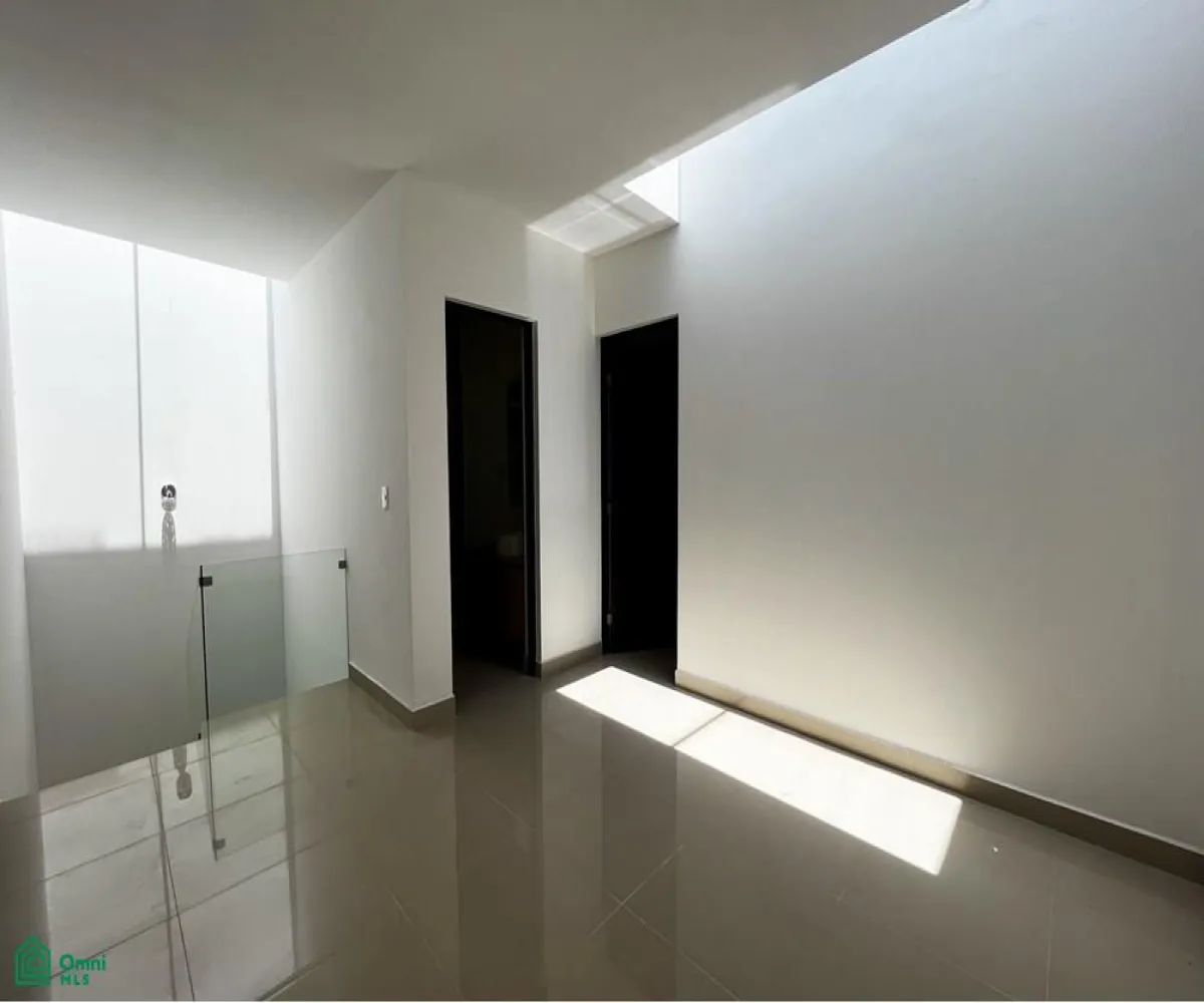 Casa En Venta,Fraccionamiento Valle Imperial,Calle Rinconada de la Orquidea 4510 4510, Zapopan, Jalisco 45134, 3 Habitaciones,3 Baños,Calle Rinconada de la Orquidea 4510,2,MX24695209