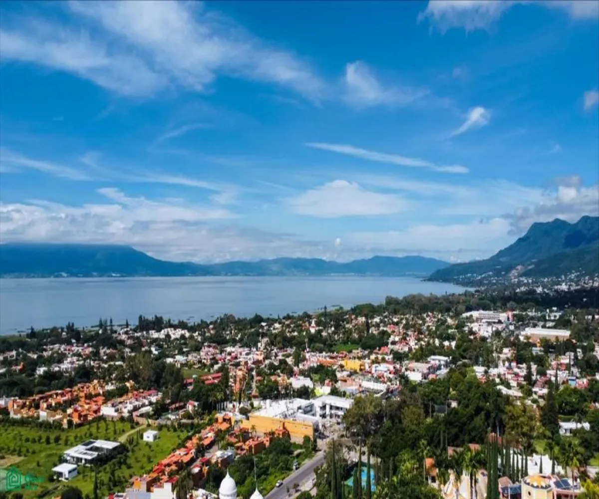 Terreno En Venta,Chapala Centro,PASEO DE LAS PEÑAS L11 Y 12, Chapala, Jalisco 45900,PASEO DE LAS PEÑAS,MX24703066