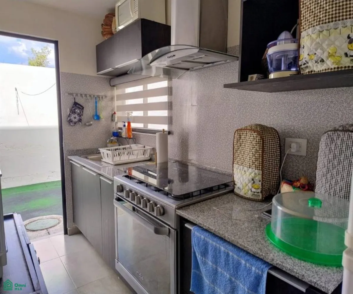 Casa En Venta,Adamar,AV. ADAMAR (COTO MAREVNA) 1216-18, Tlajomulco de Zuniga, Jalisco 45646, 3 Habitaciones,2 Baños,AV. ADAMAR (COTO MAREVNA),2,MX24719318