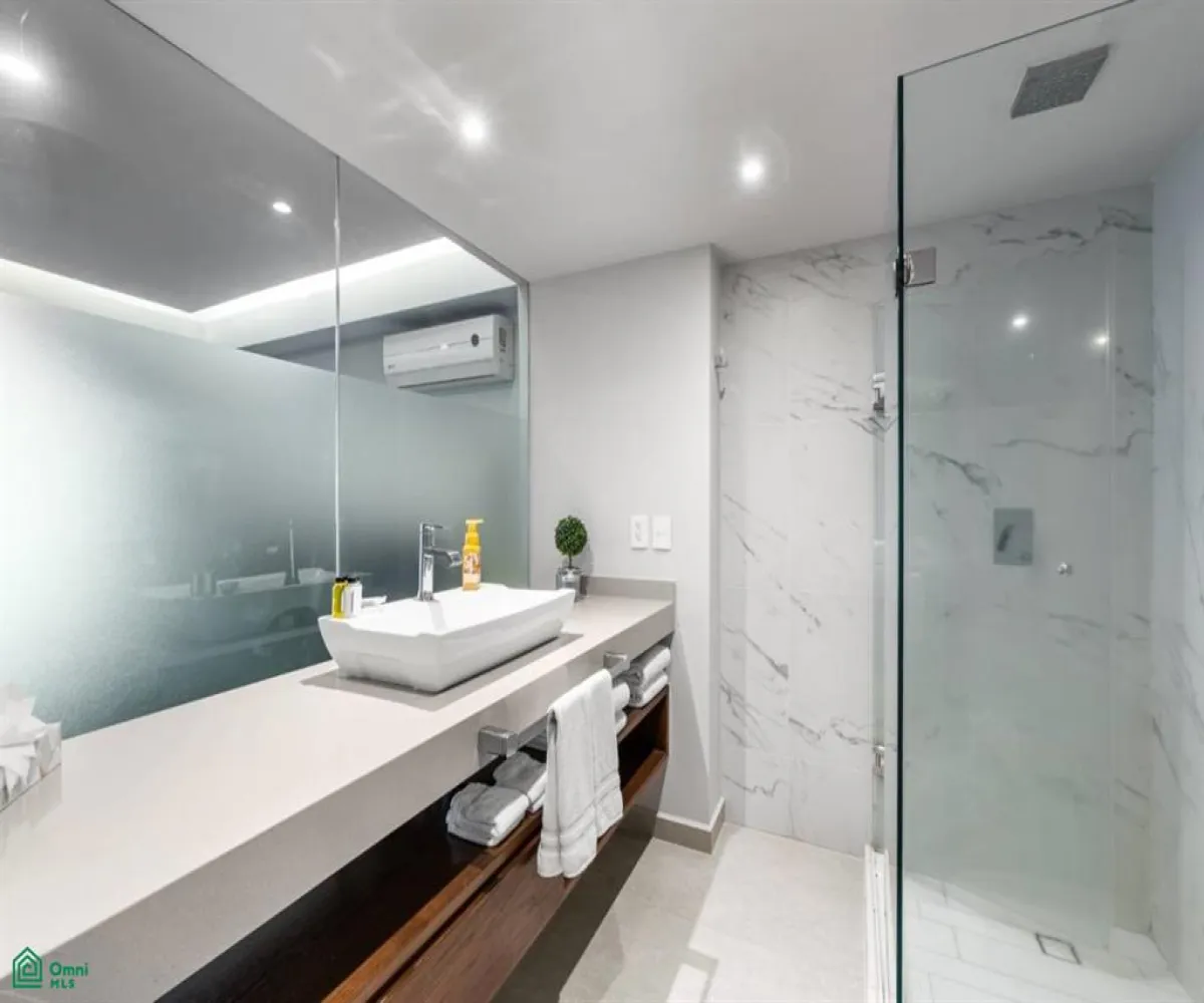 Departamento En Venta,Zona Hotelera Norte,Calle Febronio Uribe 171 Int. 2007, Puerto Vallarta, Jalisco 48333, 2 Habitaciones,2 Baños,Calle Febronio Uribe,MX25932908