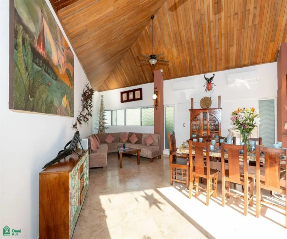 Casa En Venta,Gaviotas,Pez Espada 168, Puerto Vallarta, Jalisco 48328, 4 Habitaciones,4 Baños,Pez Espada,1,MX25937961