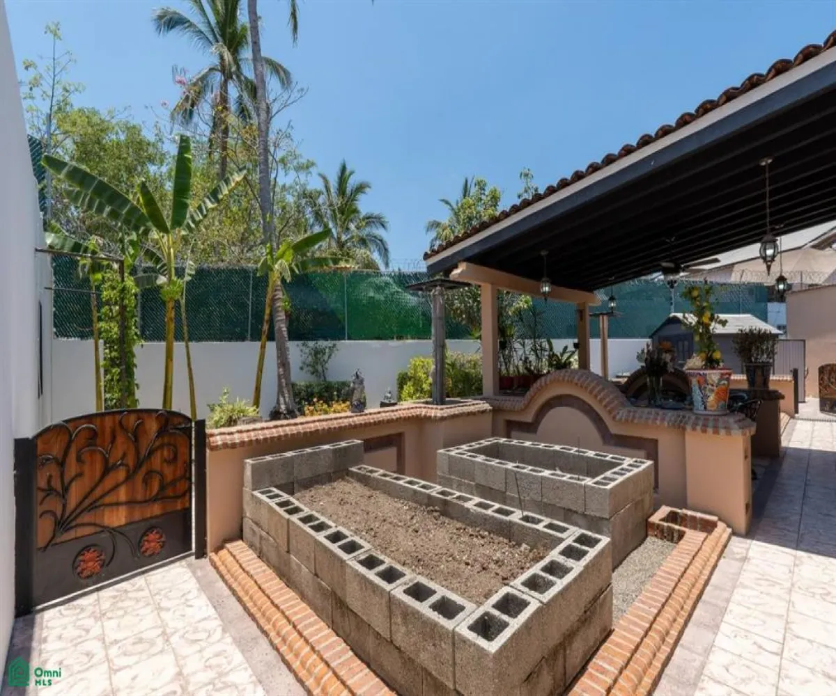 Casa En Venta,Gaviotas,Pez Espada 168, Puerto Vallarta, Jalisco 48328, 4 Habitaciones,4 Baños,Pez Espada,1,MX25937961