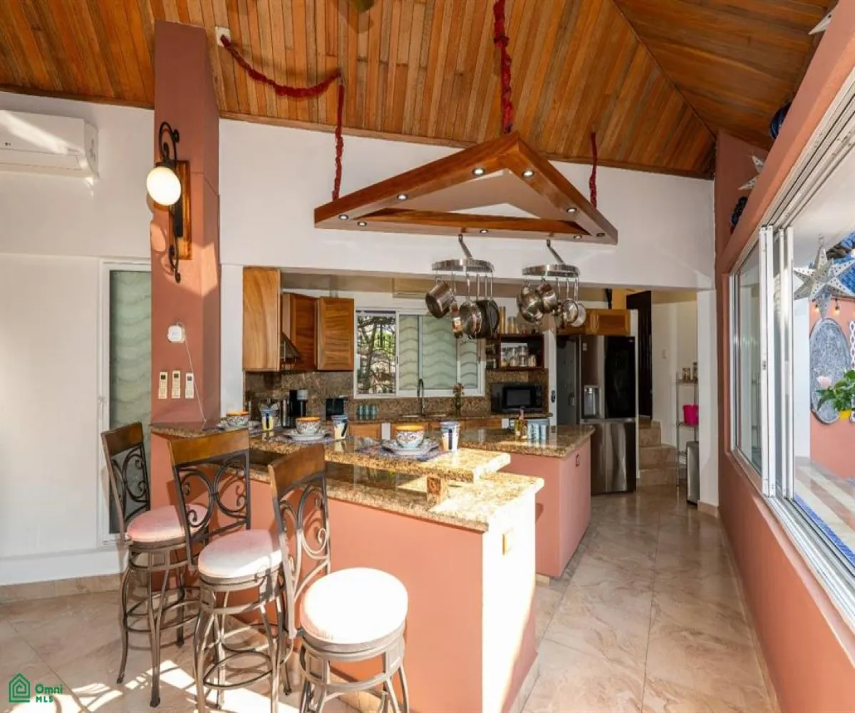 Casa En Venta,Gaviotas,Pez Espada 168, Puerto Vallarta, Jalisco 48328, 4 Habitaciones,4 Baños,Pez Espada,1,MX25937961