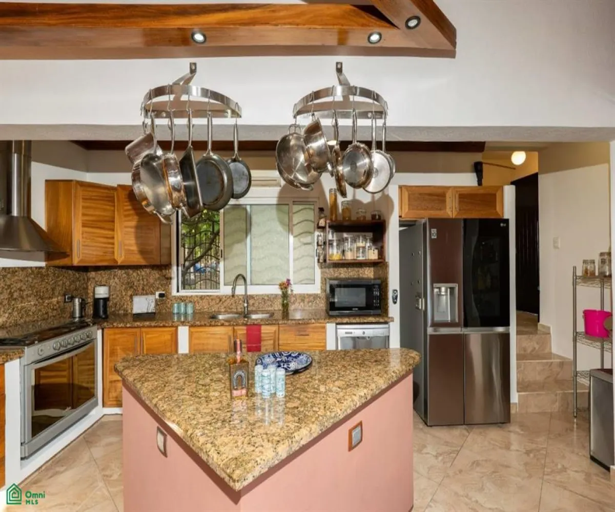 Casa En Venta,Gaviotas,Pez Espada 168, Puerto Vallarta, Jalisco 48328, 4 Habitaciones,4 Baños,Pez Espada,1,MX25937961