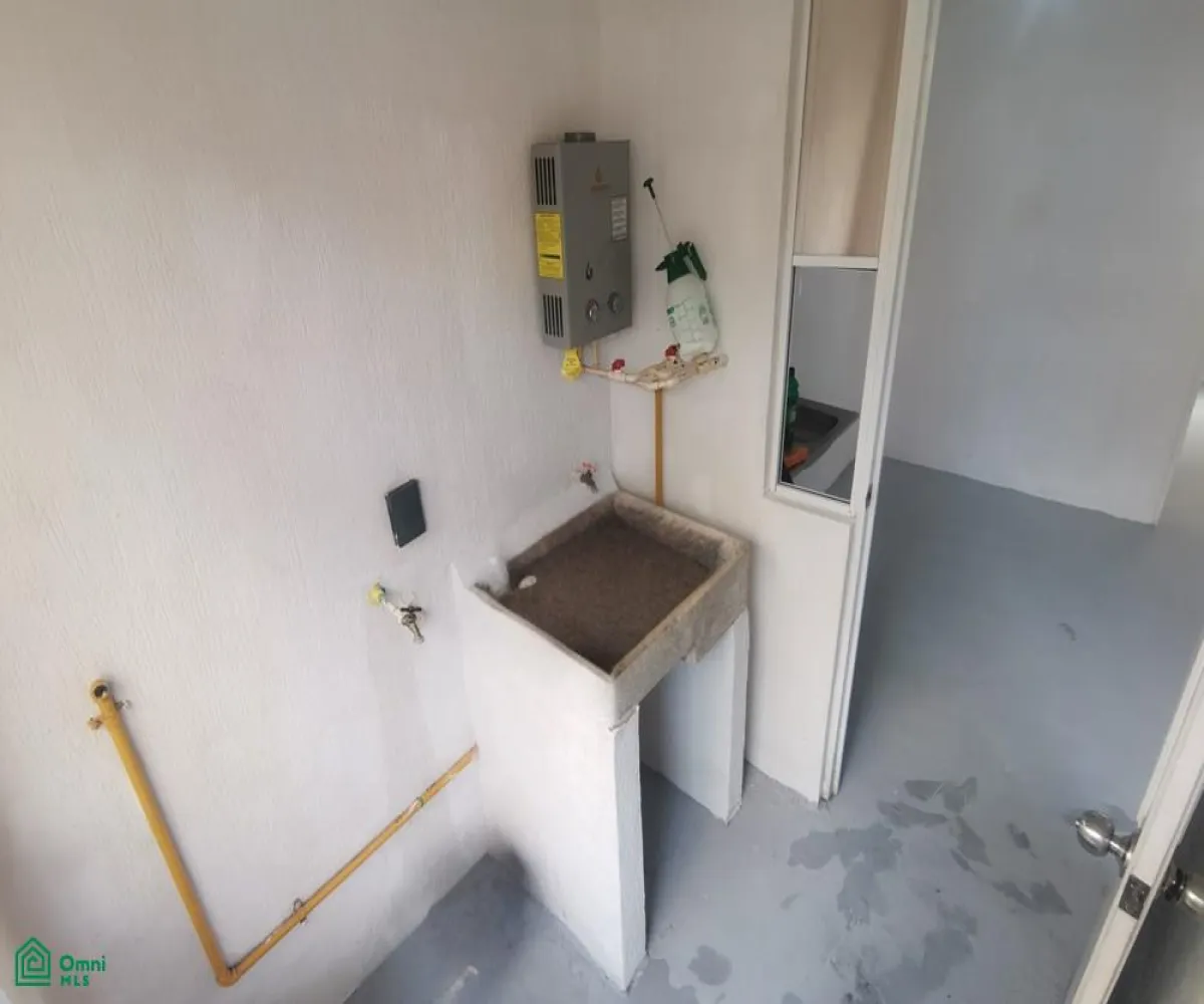 Departamento En Venta,Fraccionamiento Los Cantaros,Villa Burdeos 2001, Tlajomulco de Zuniga, Jalisco 45653, 2 Habitaciones,1 Baño,Villa Burdeos,1,MX25963853