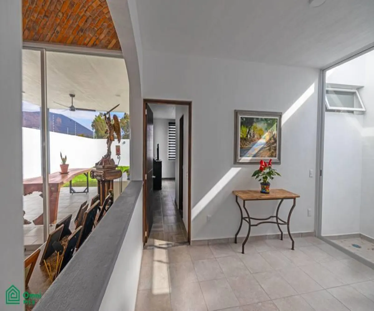 Casa En Venta,San Nicolás de Ibarra,Calle Zalate 12, Chapala, Jalisco 45940, 2 Habitaciones,2 Baños,Calle Zalate,1,MX25964937