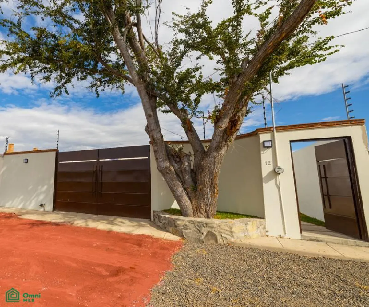 Casa En Venta,San Nicolás de Ibarra,Calle Zalate 12, Chapala, Jalisco 45940, 2 Habitaciones,2 Baños,Calle Zalate,1,MX25964937