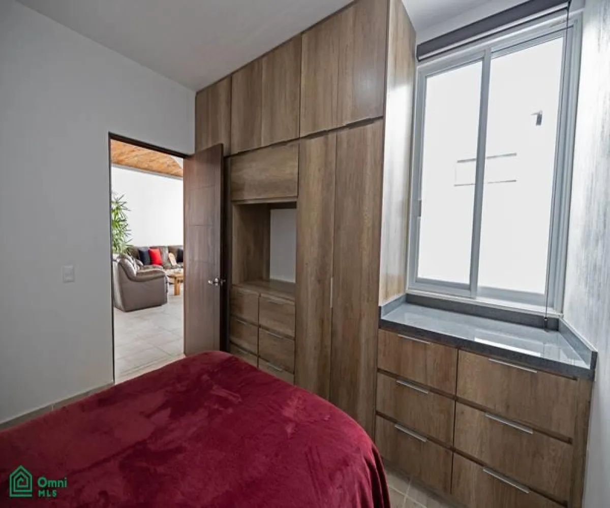 Casa En Venta,San Nicolás de Ibarra,Calle Zalate 12, Chapala, Jalisco 45940, 2 Habitaciones,2 Baños,Calle Zalate,1,MX25964937