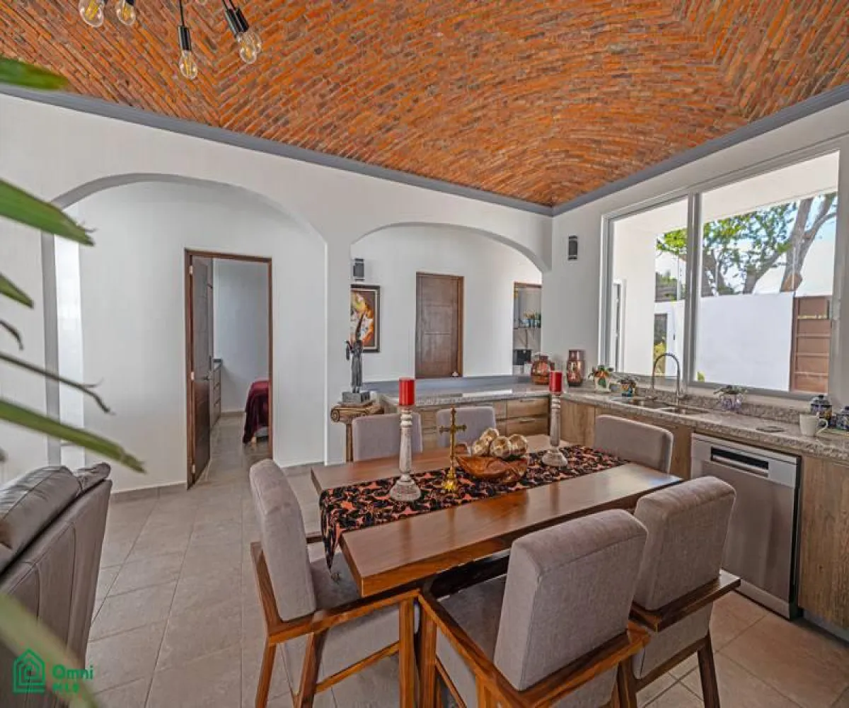 Casa En Venta,San Nicolás de Ibarra,Calle Zalate 12, Chapala, Jalisco 45940, 2 Habitaciones,2 Baños,Calle Zalate,1,MX25964937