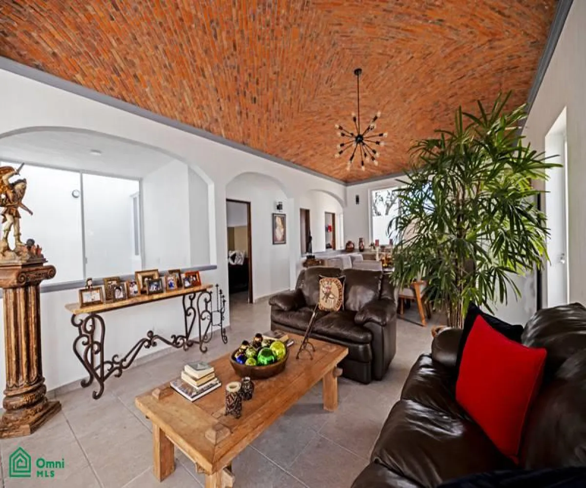 Casa En Venta,San Nicolás de Ibarra,Calle Zalate 12, Chapala, Jalisco 45940, 2 Habitaciones,2 Baños,Calle Zalate,1,MX25964937