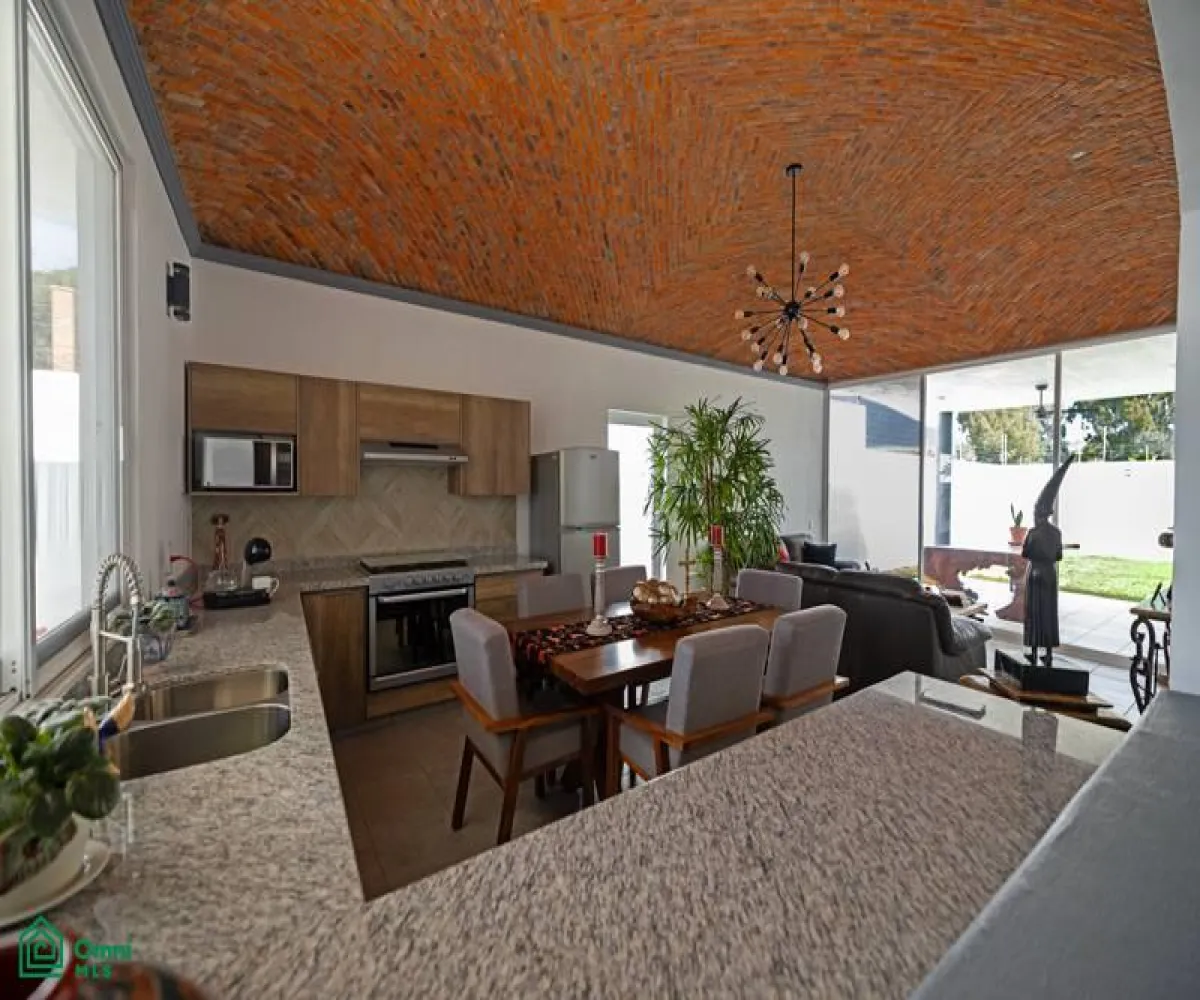 Casa En Venta,San Nicolás de Ibarra,Calle Zalate 12, Chapala, Jalisco 45940, 2 Habitaciones,2 Baños,Calle Zalate,1,MX25964937