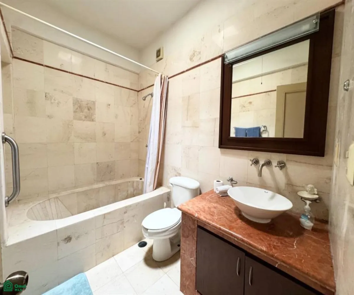 Departamento En Venta,Marina Vallarta,Paseo de la Marina 4416, Puerto Vallarta, Jalisco 48354, 2 Habitaciones,2 Baños,Paseo de la Marina,3,MX25966173