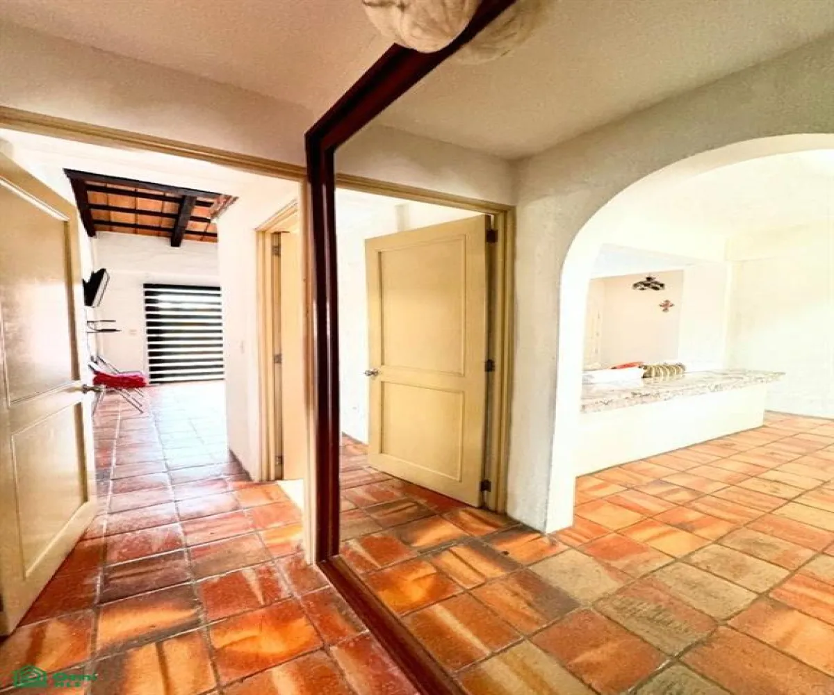 Departamento En Venta,Marina Vallarta,Paseo de la Marina 4416, Puerto Vallarta, Jalisco 48354, 2 Habitaciones,2 Baños,Paseo de la Marina,3,MX25966173