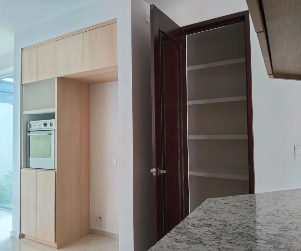 Casa En Venta,Jardín Real,Monarquia Sur 48, Zapopan, Jalisco 45136, 4 Habitaciones,4 Baños,Monarquia Sur,1,p8Awz1b