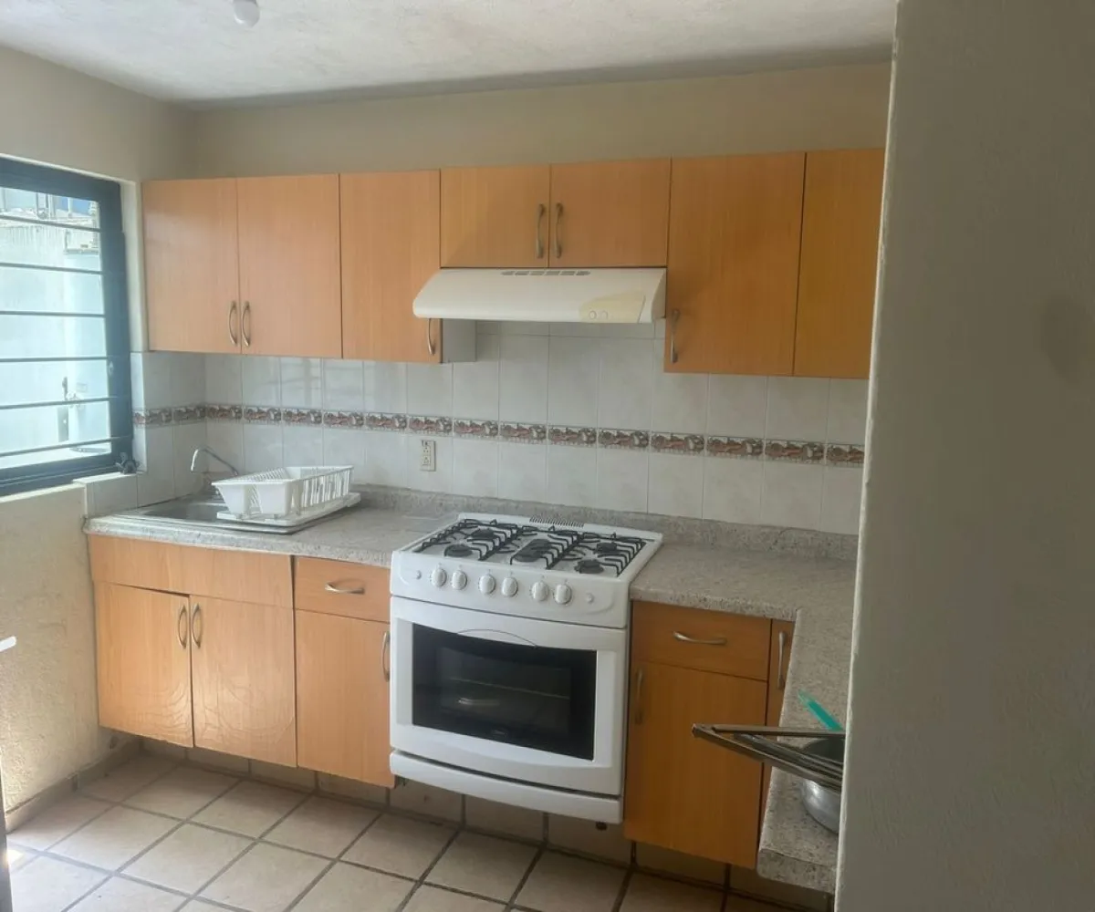 Casa En Venta,Parques del Bosque,Avenida Primavera 2772 5, San Pedro Tlaquepaque, Jalisco 45609, 4 Habitaciones,3 Baños,Avenida Primavera,1,pLmMAdj