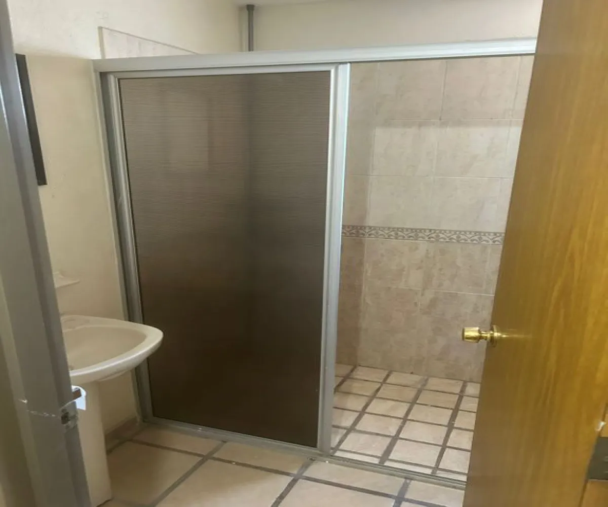 Casa En Venta,Parques del Bosque,Avenida Primavera 2772 5, San Pedro Tlaquepaque, Jalisco 45609, 4 Habitaciones,3 Baños,Avenida Primavera,1,pLmMAdj