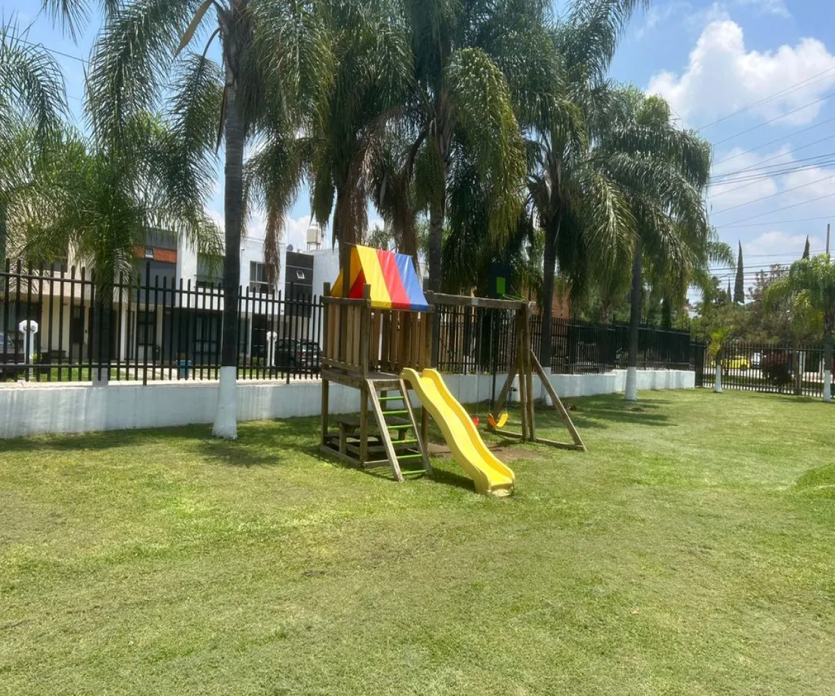 Casa En Venta,Parques del Bosque,Avenida Primavera 2772 5, San Pedro Tlaquepaque, Jalisco 45609, 4 Habitaciones,3 Baños,Avenida Primavera,1,pLmMAdj