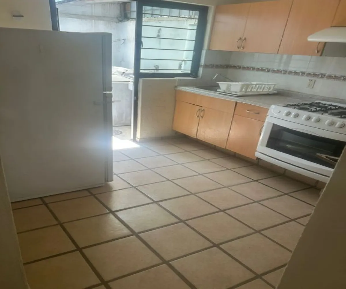 Casa En Venta,Parques del Bosque,Avenida Primavera 2772 5, San Pedro Tlaquepaque, Jalisco 45609, 4 Habitaciones,3 Baños,Avenida Primavera,1,pLmMAdj