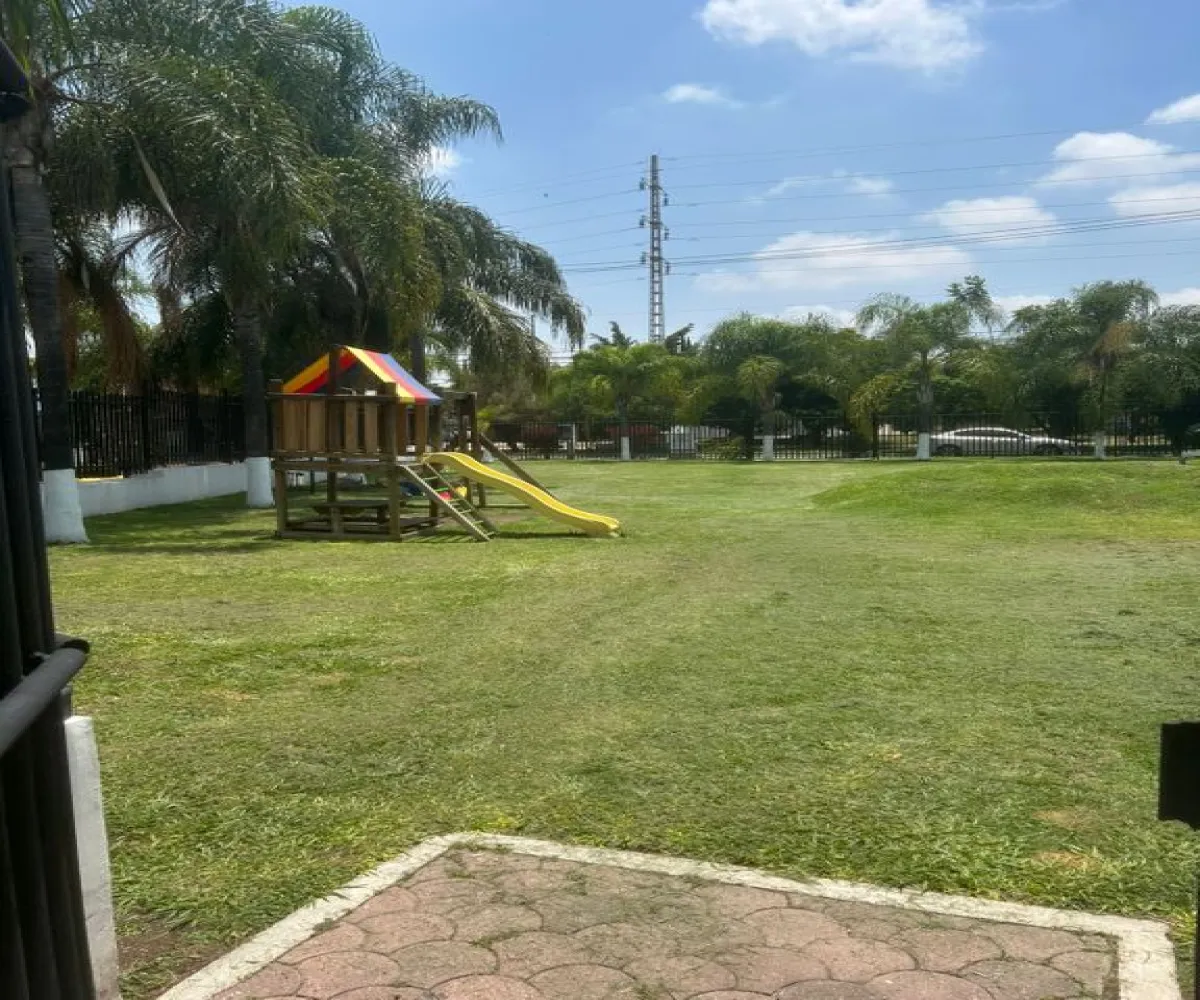 Casa En Venta,Parques del Bosque,Avenida Primavera 2772 5, San Pedro Tlaquepaque, Jalisco 45609, 4 Habitaciones,3 Baños,Avenida Primavera,1,pLmMAdj