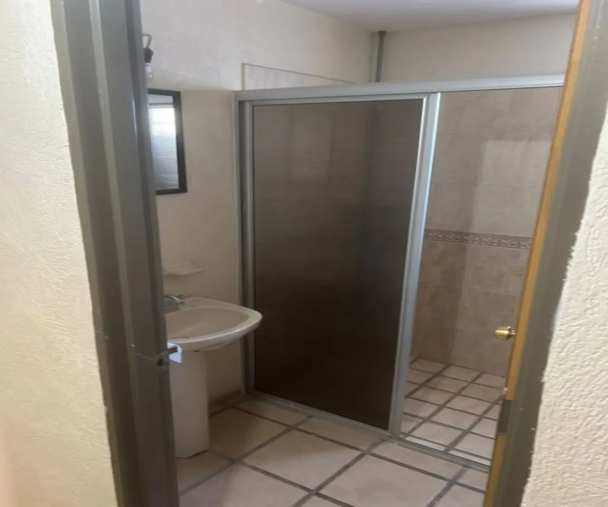 Casa En Venta,Parques del Bosque,Avenida Primavera 2772 5, San Pedro Tlaquepaque, Jalisco 45609, 4 Habitaciones,3 Baños,Avenida Primavera,1,pLmMAdj