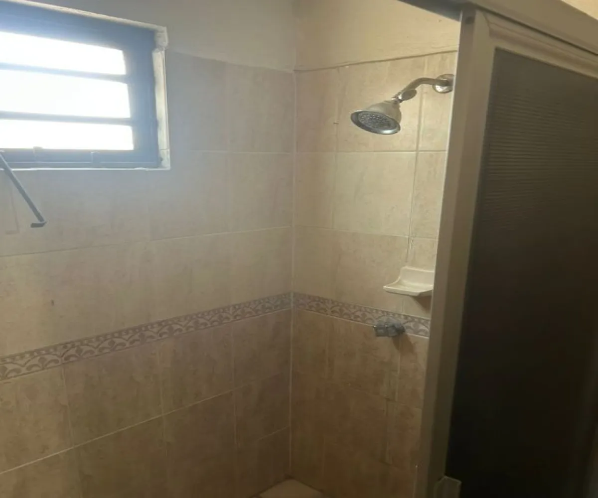 Casa En Venta,Parques del Bosque,Avenida Primavera 2772 5, San Pedro Tlaquepaque, Jalisco 45609, 4 Habitaciones,3 Baños,Avenida Primavera,1,pLmMAdj