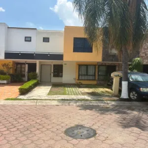 Casa En Venta,Parques del Bosque,Avenida Primavera 2772 5, San Pedro Tlaquepaque, Jalisco 45609, 4 Habitaciones,3 Baños,Avenida Primavera,1,pLmMAdj