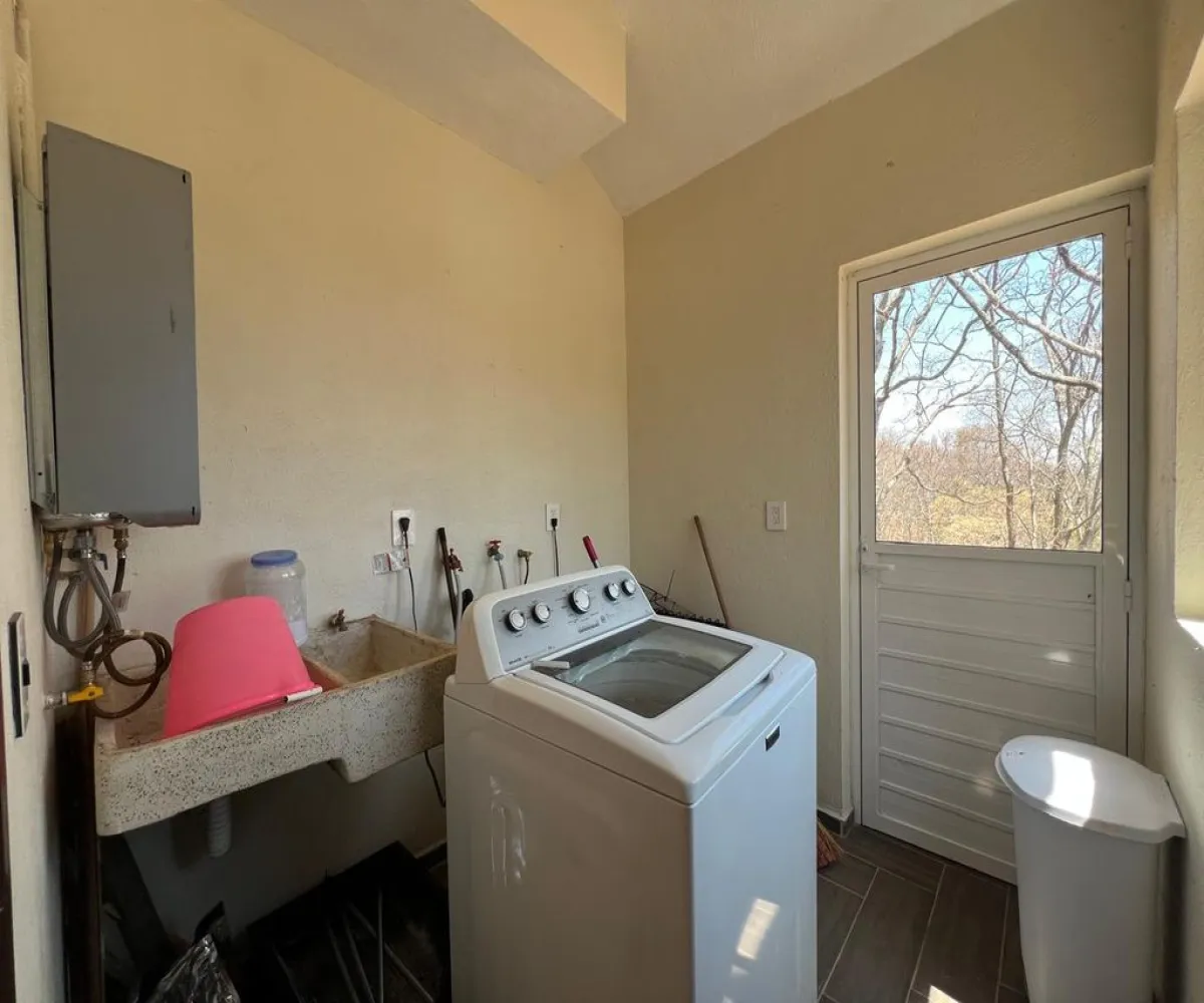 Casa En Venta,RESERVA LOS ENCINOS ,UNIVERSO 23, Teuchitlán, Jalisco 46760, 3 Habitaciones,2 Baños,UNIVERSO,1,pv5Jvp5