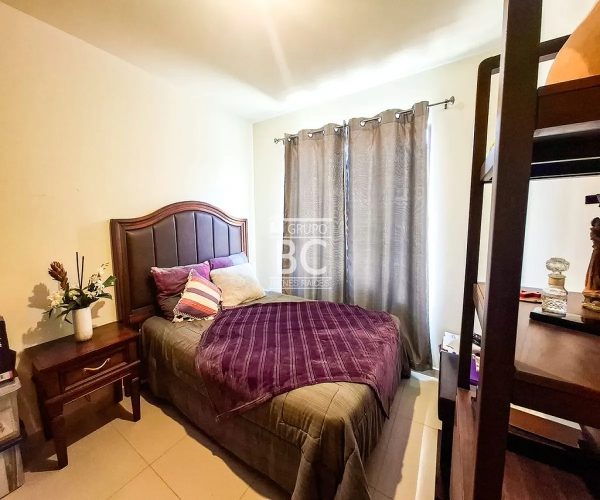 Casa En Venta,Fraccionamiento El Campestre , Col la venta del a,Avenida de la Pradera 844 109, Zapopan, Jalisco 45221, 3 Habitaciones,1 Baño,Avenida de la Pradera,2,pu2pUPC