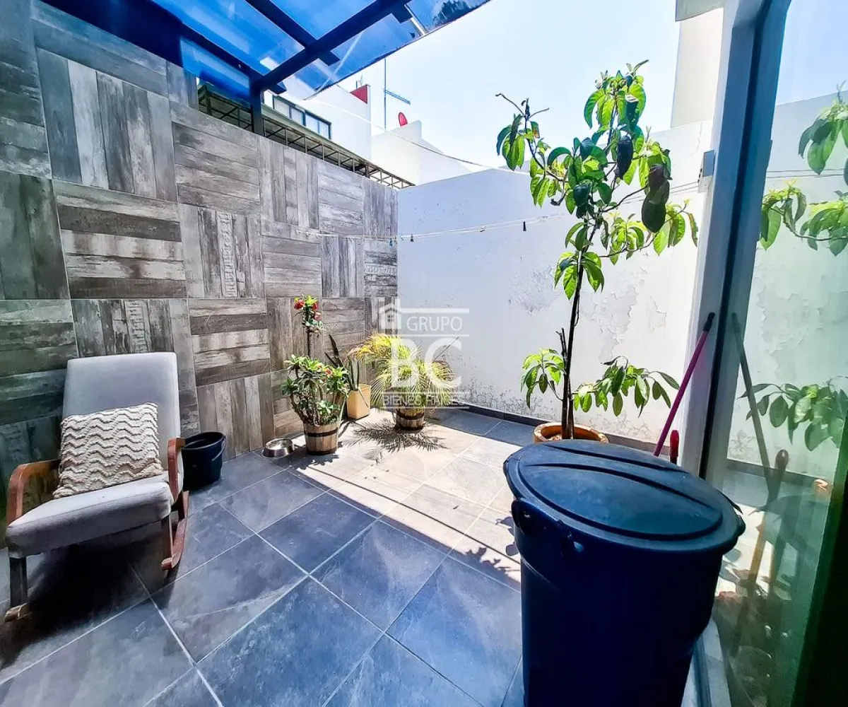 Casa En Venta,Fraccionamiento El Campestre , Col la venta del a,Avenida de la Pradera 844 109, Zapopan, Jalisco 45221, 3 Habitaciones,1 Baño,Avenida de la Pradera,2,pu2pUPC