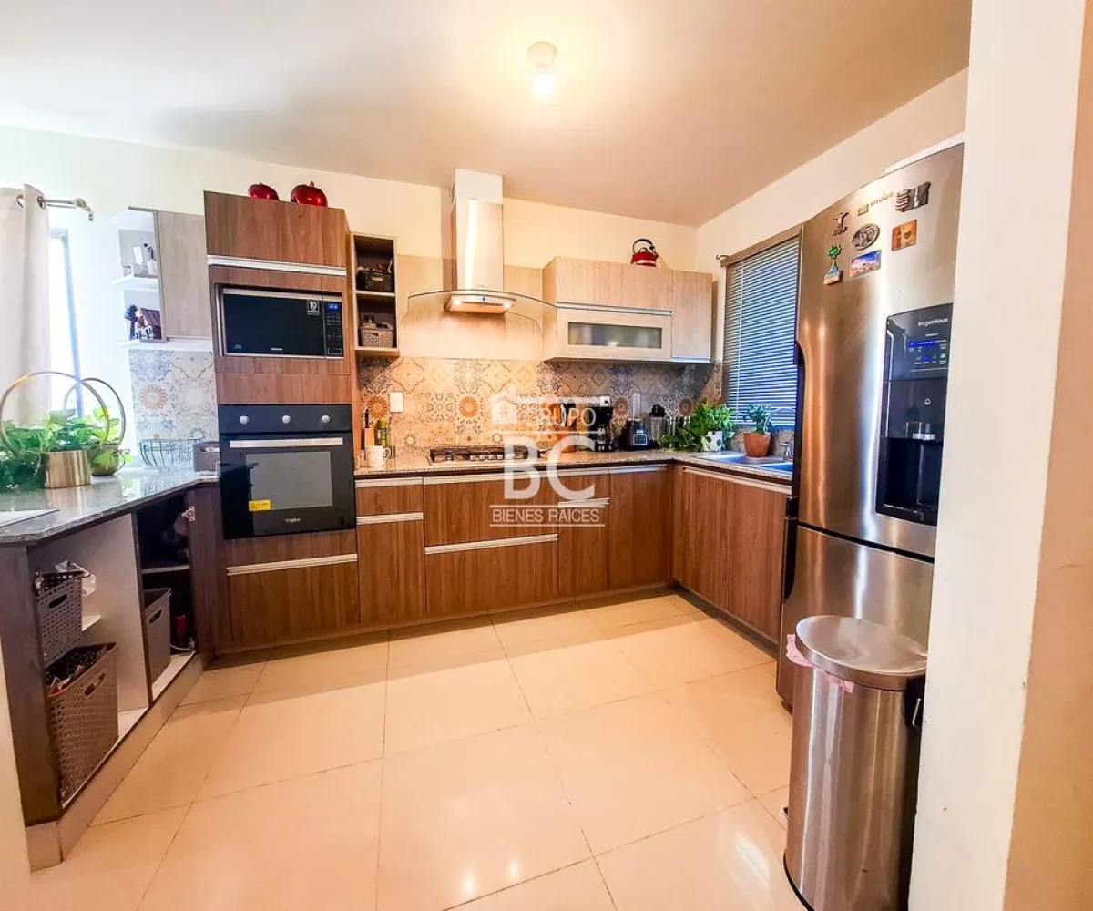 Casa En Venta,Fraccionamiento El Campestre , Col la venta del a,Avenida de la Pradera 844 109, Zapopan, Jalisco 45221, 3 Habitaciones,1 Baño,Avenida de la Pradera,2,pu2pUPC