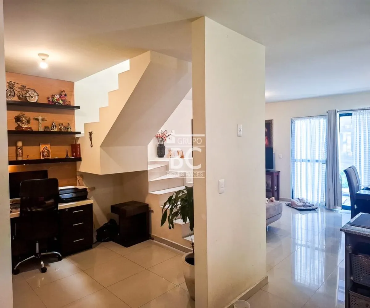 Casa En Venta,Fraccionamiento El Campestre , Col la venta del a,Avenida de la Pradera 844 109, Zapopan, Jalisco 45221, 3 Habitaciones,1 Baño,Avenida de la Pradera,2,pu2pUPC