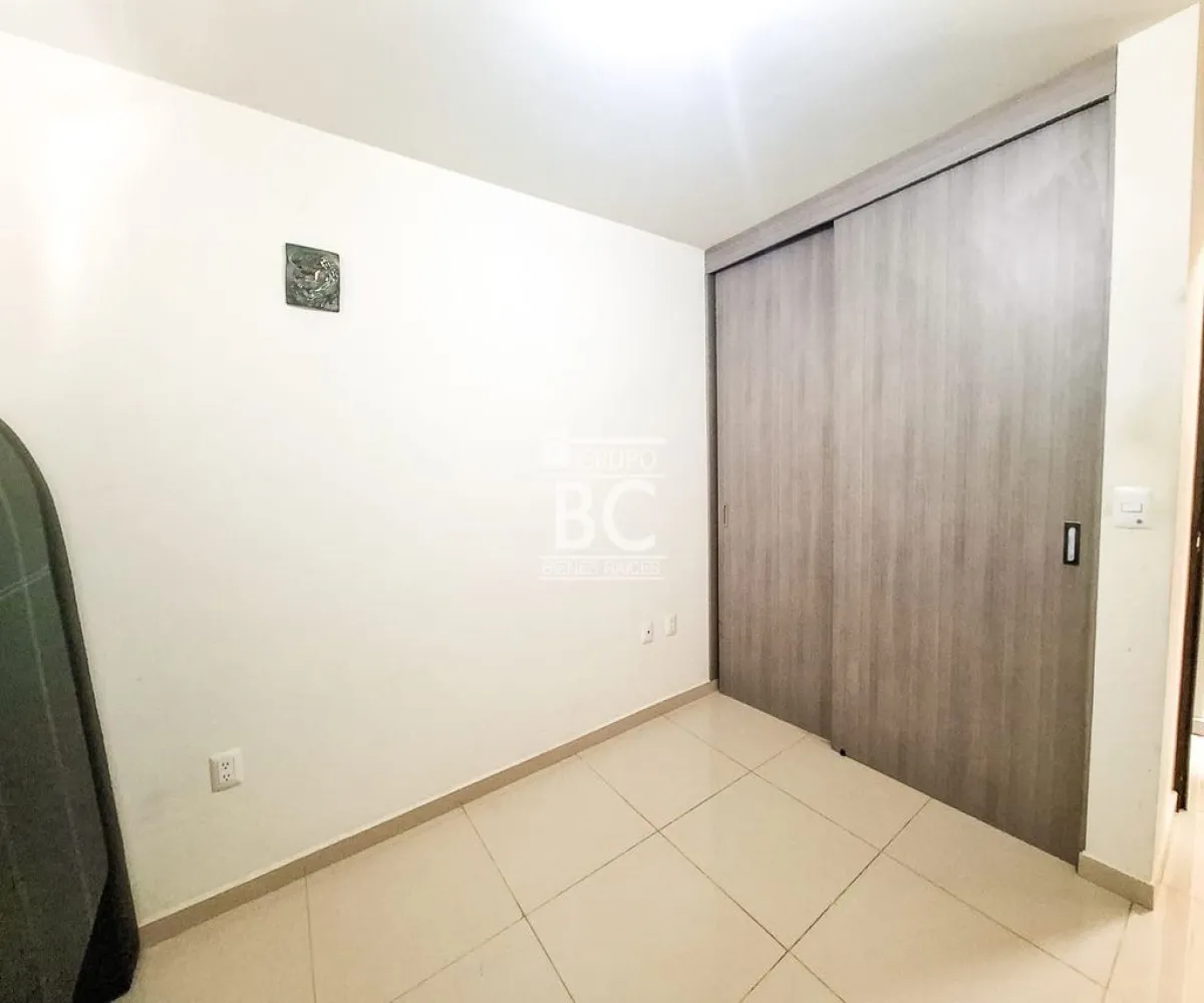 Casa En Venta,Fraccionamiento El Campestre , Col la venta del a,Avenida de la Pradera 844 109, Zapopan, Jalisco 45221, 3 Habitaciones,1 Baño,Avenida de la Pradera,2,pu2pUPC