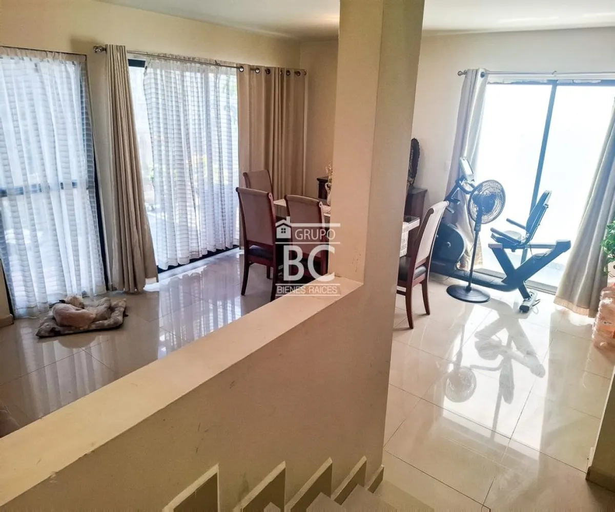 Casa En Venta,Fraccionamiento El Campestre , Col la venta del a,Avenida de la Pradera 844 109, Zapopan, Jalisco 45221, 3 Habitaciones,1 Baño,Avenida de la Pradera,2,pu2pUPC